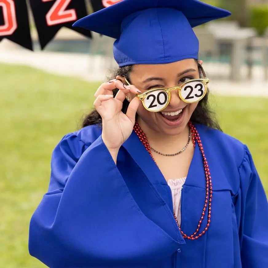 Gold & Silver 2023 Party Glasses, 8ct 6 Gold & Silver 2023 Party Glasses, 8ct - Image 4