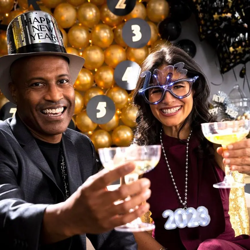 Light-Up Silver 2023 Plastic Necklace, 36in 5 Light-Up Silver 2023 Plastic Necklace, 36in - Image 3