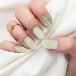 Bride To Be Faux Nail Set, 24pc -Costume Party Decor Store 951320 02